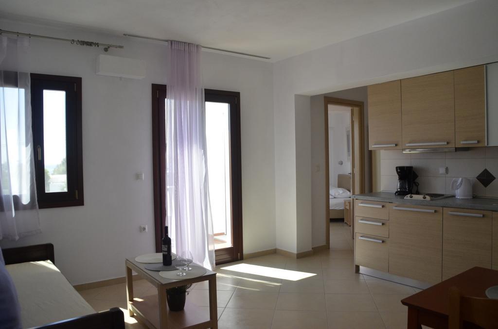 Alex Mike Apartment Agia Anna  Exterior photo